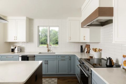 Taylors Transitional Kitchen by Tekton Builds in Taylors, SC