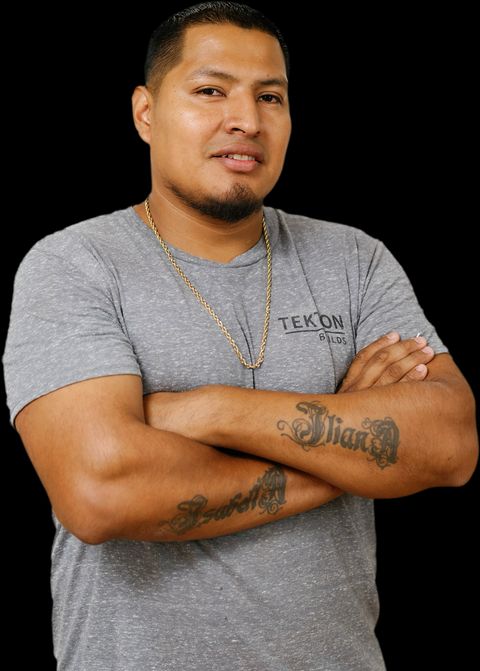 Portrait of Enrique Gonzalez, carpenter of Tekton Builds